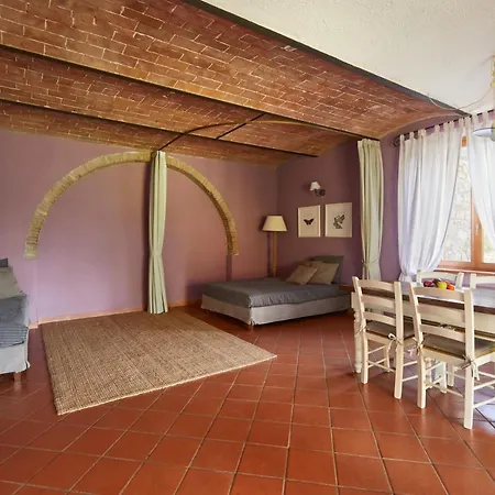 Boschi Di Montecalvi בית חווה סוברטו
