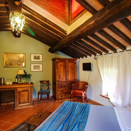 Agriturismo Boschi Di Montecalvi Farm stay *