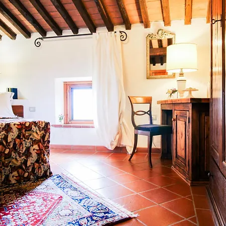 Agriturismo Boschi Di Montecalvi Farm stay