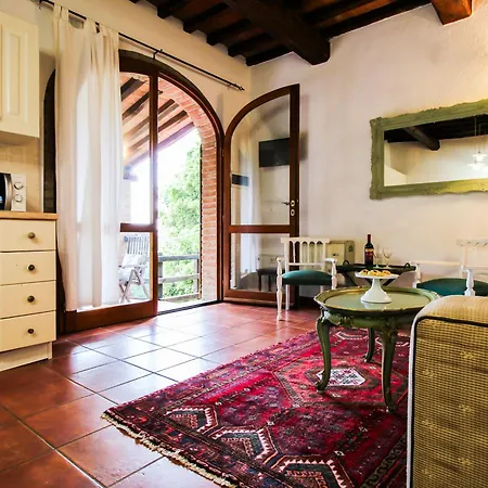 Farm stay Agriturismo Boschi Di Montecalvi