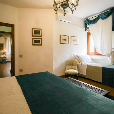 Agriturismo Boschi Di Montecalvi Farm stay *